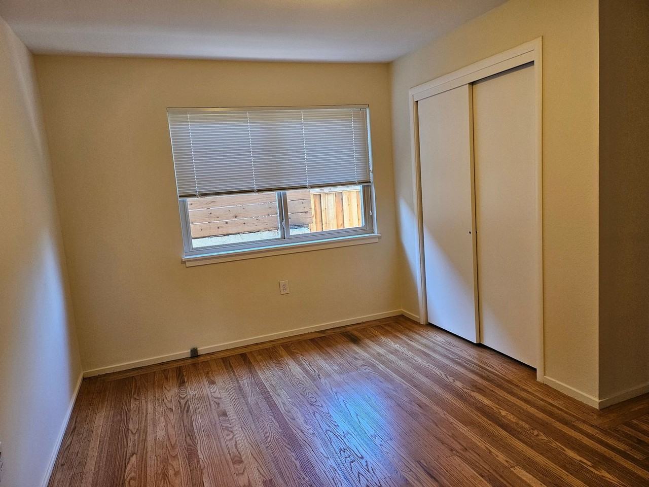 311 Georgia Ave - Photo 7 of 12