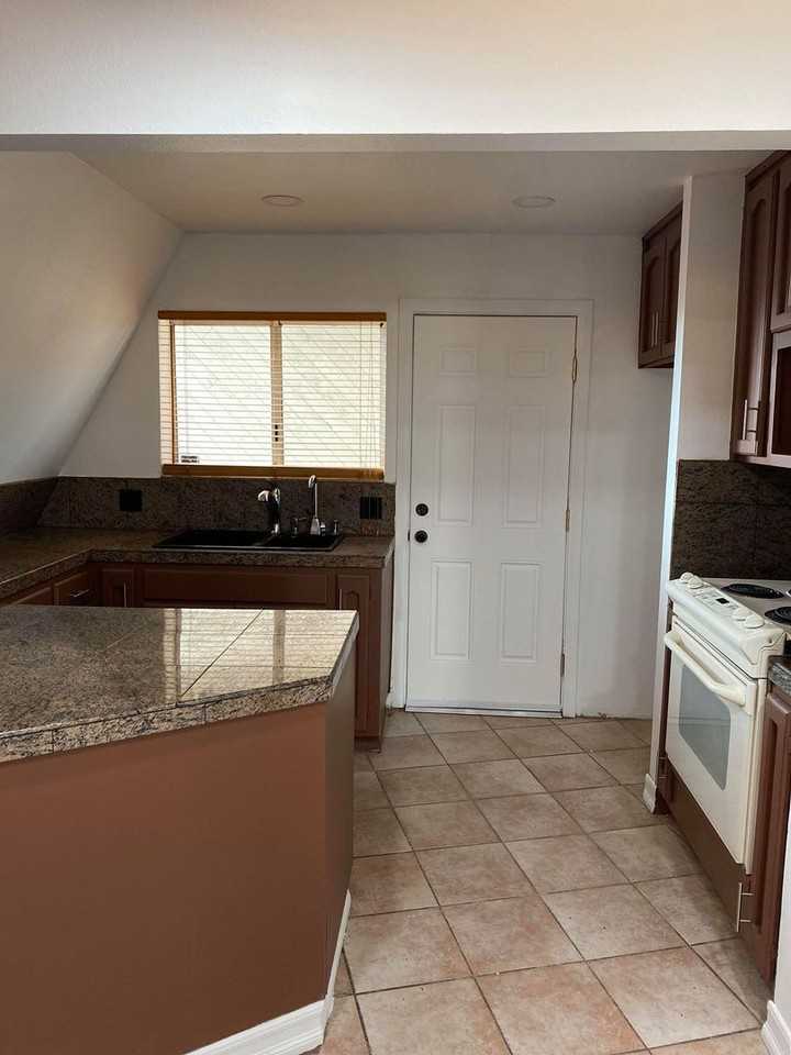 1403 Orchard Rd - Photo 6 of 28