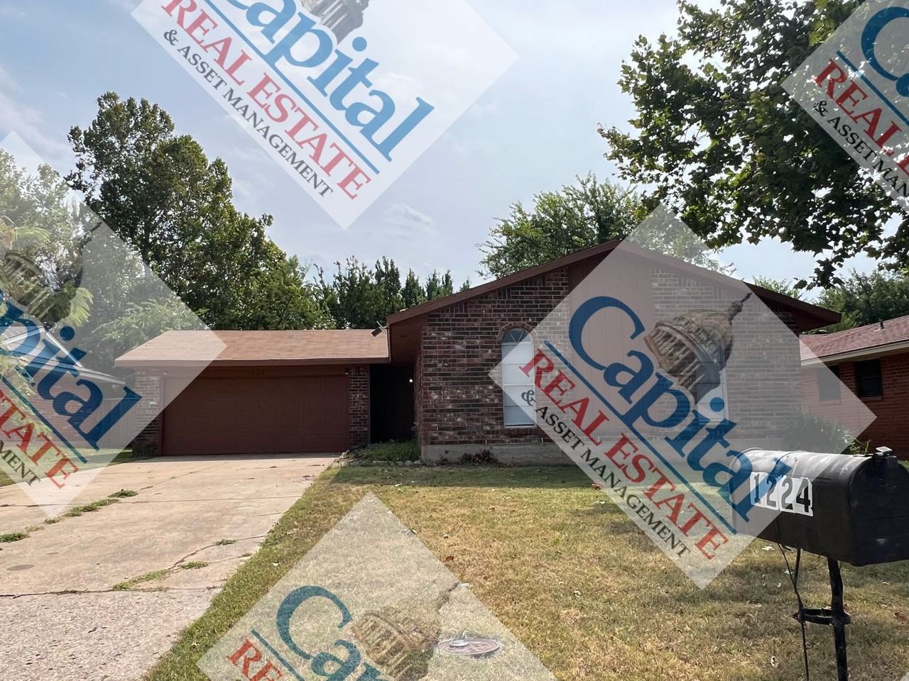 1224 Cathy Ln - Photo 2 of 32