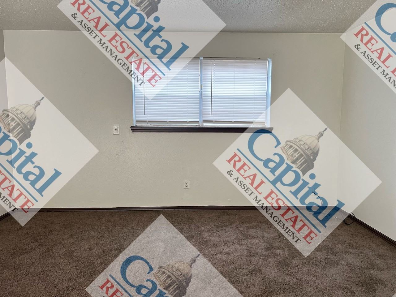 1224 Cathy Ln - Photo 5 of 32