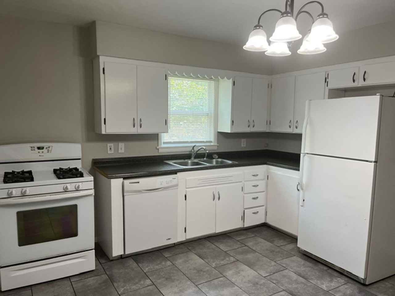 202 Clinkscales Rd - Photo 7 of 28