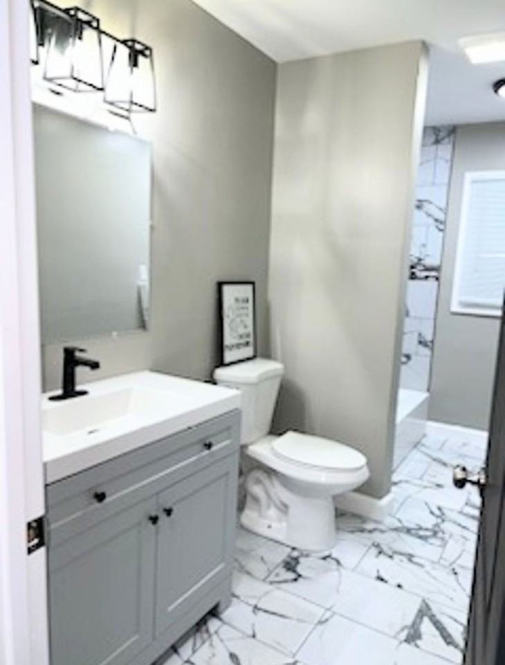 5556 Harrison St - Photo 3 of 35
