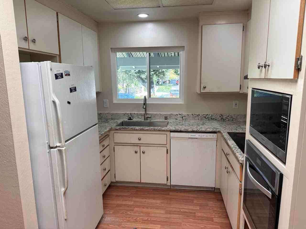 2991 Everdale Dr - Photo 2 of 13