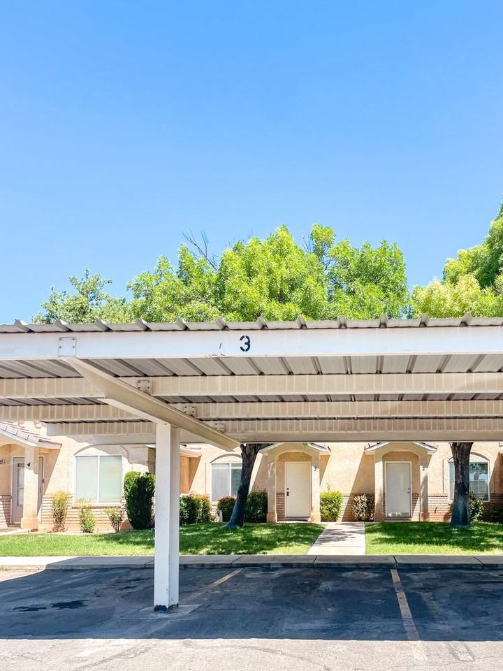 538 S 1100 E #3 - Photo 4 of 39