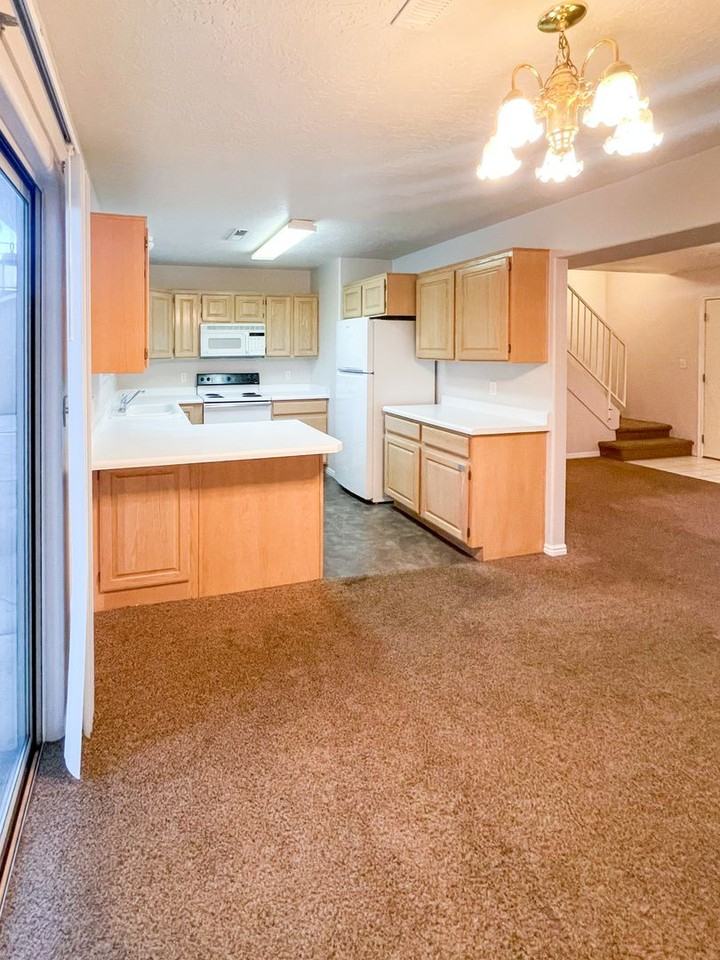 538 S 1100 E #3 - Photo 6 of 39