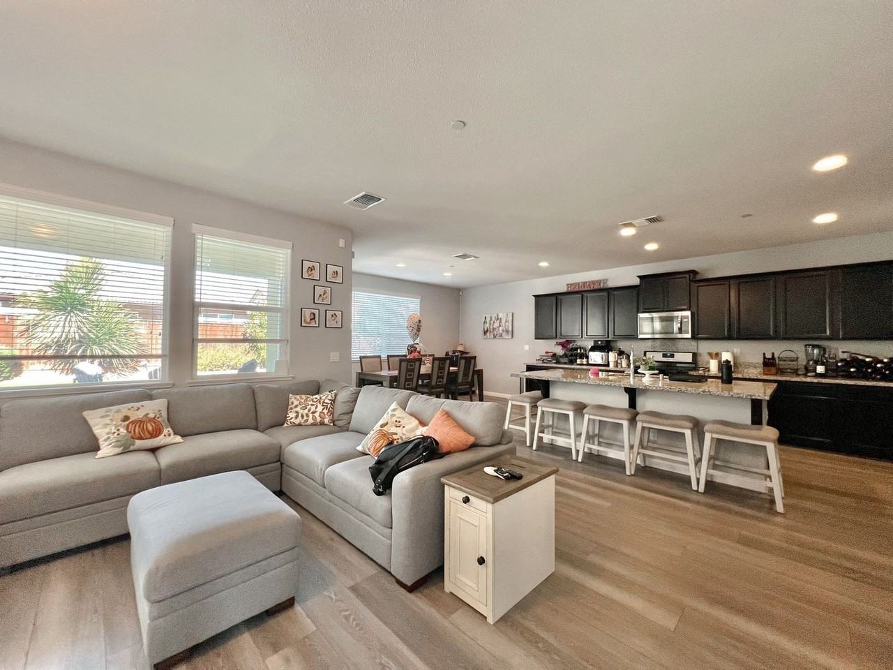 264 Blenheim Ct - Photo 3 of 21