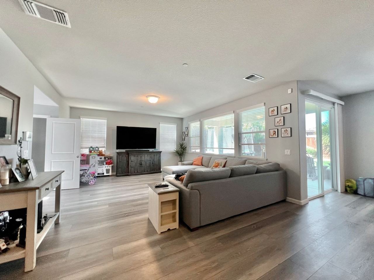 264 Blenheim Ct - Photo 6 of 21