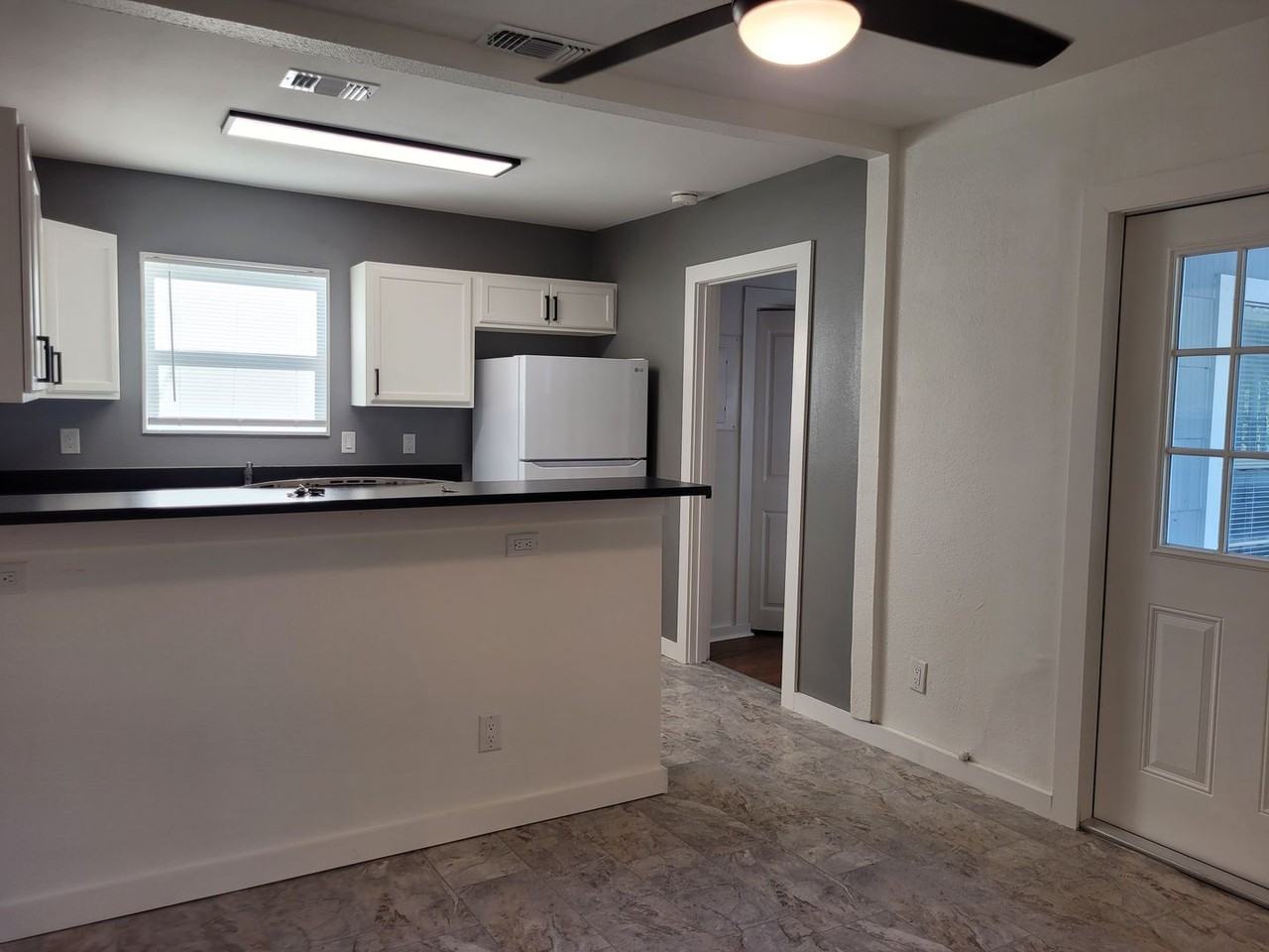 729 Aransas Ave - Photo 3 of 16