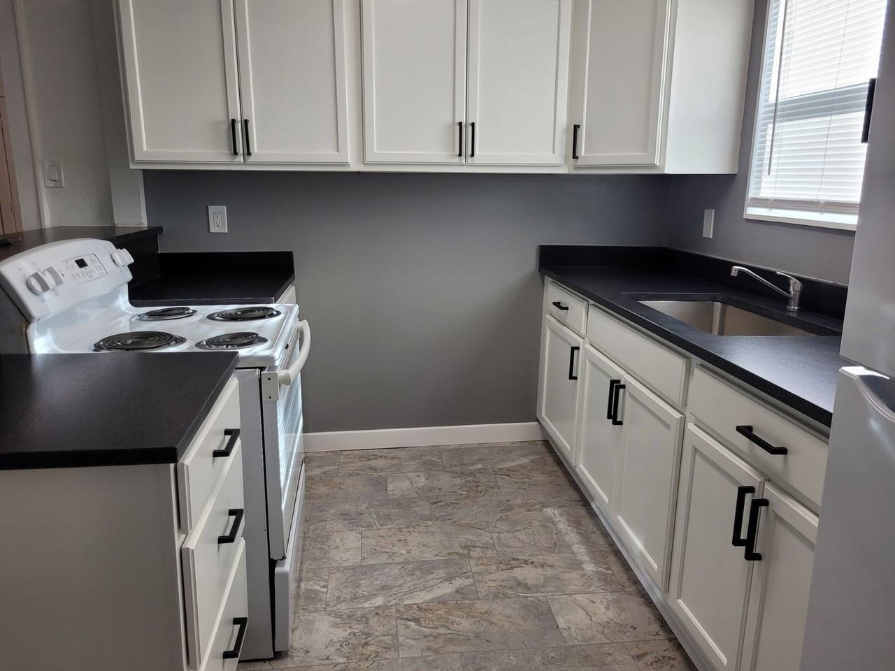 729 Aransas Ave - Photo 4 of 16