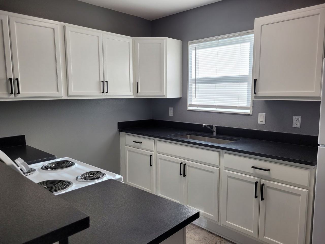 729 Aransas Ave - Photo 5 of 16