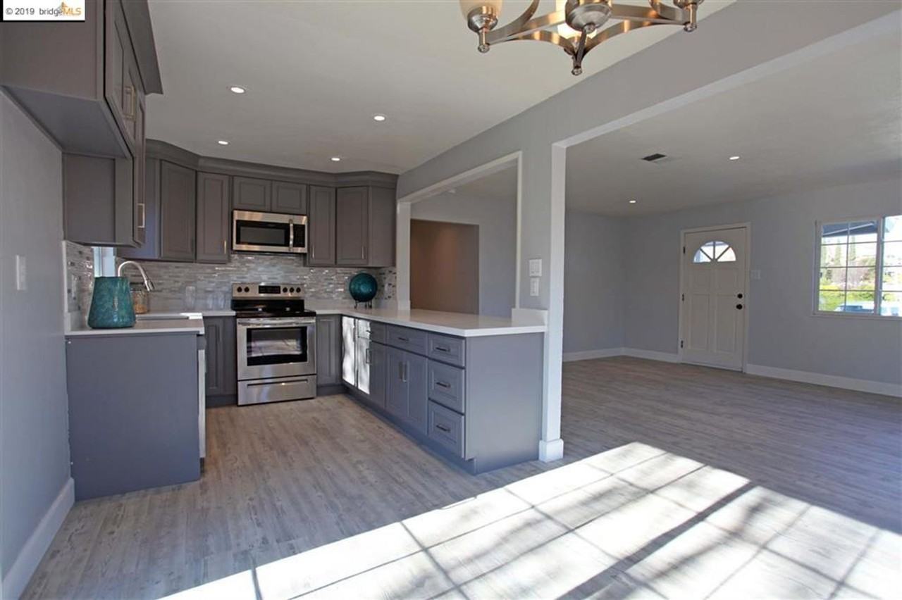 5170 White Oak Ct - Photo 5 of 34