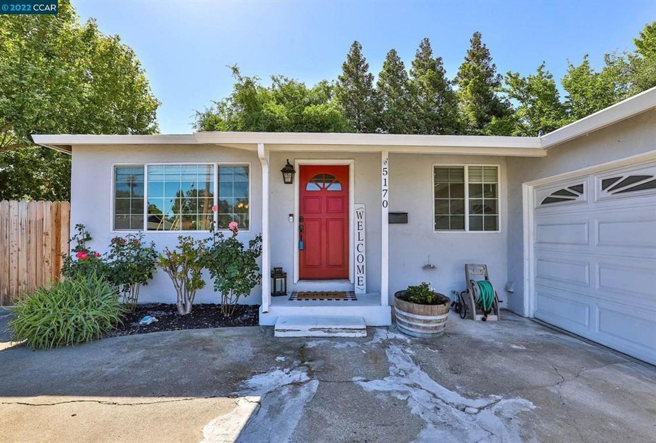 5170 White Oak Ct - Photo 2 of 34