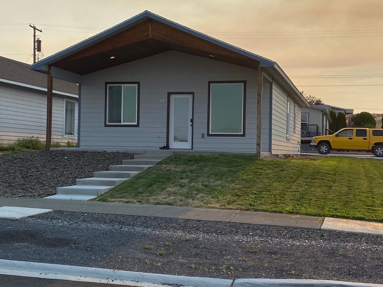 53 Ginkgo St N - Photo 2 of 12