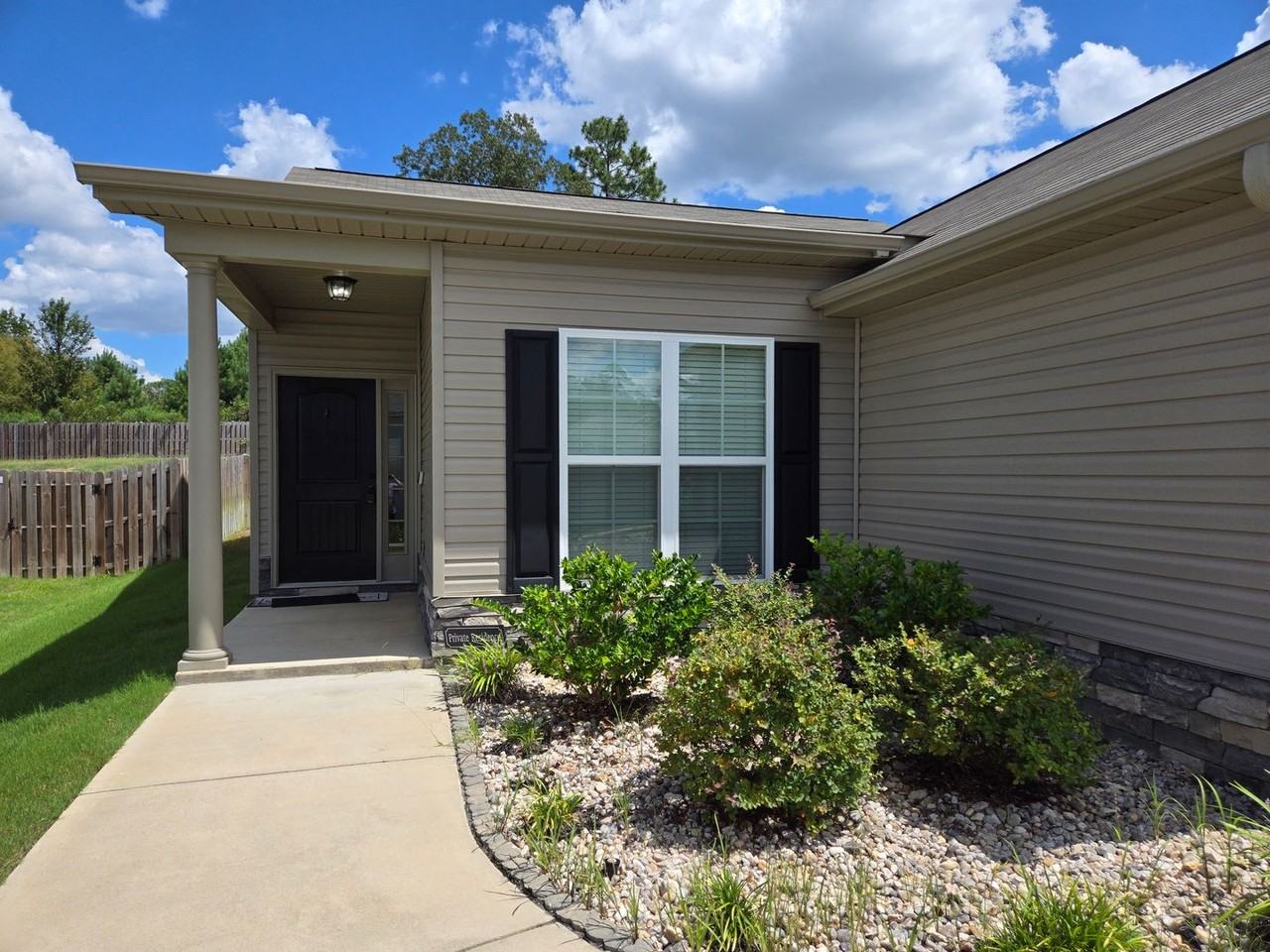 542 Jensen Ln - Photo 3 of 33