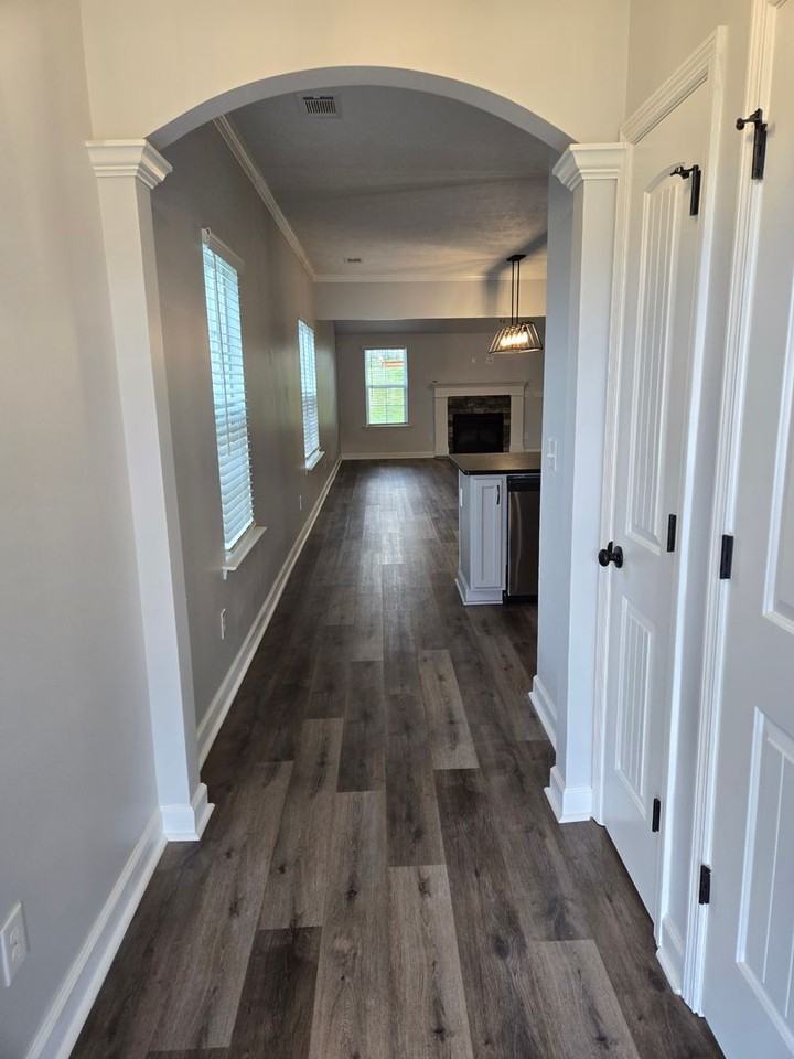 542 Jensen Ln - Photo 5 of 33