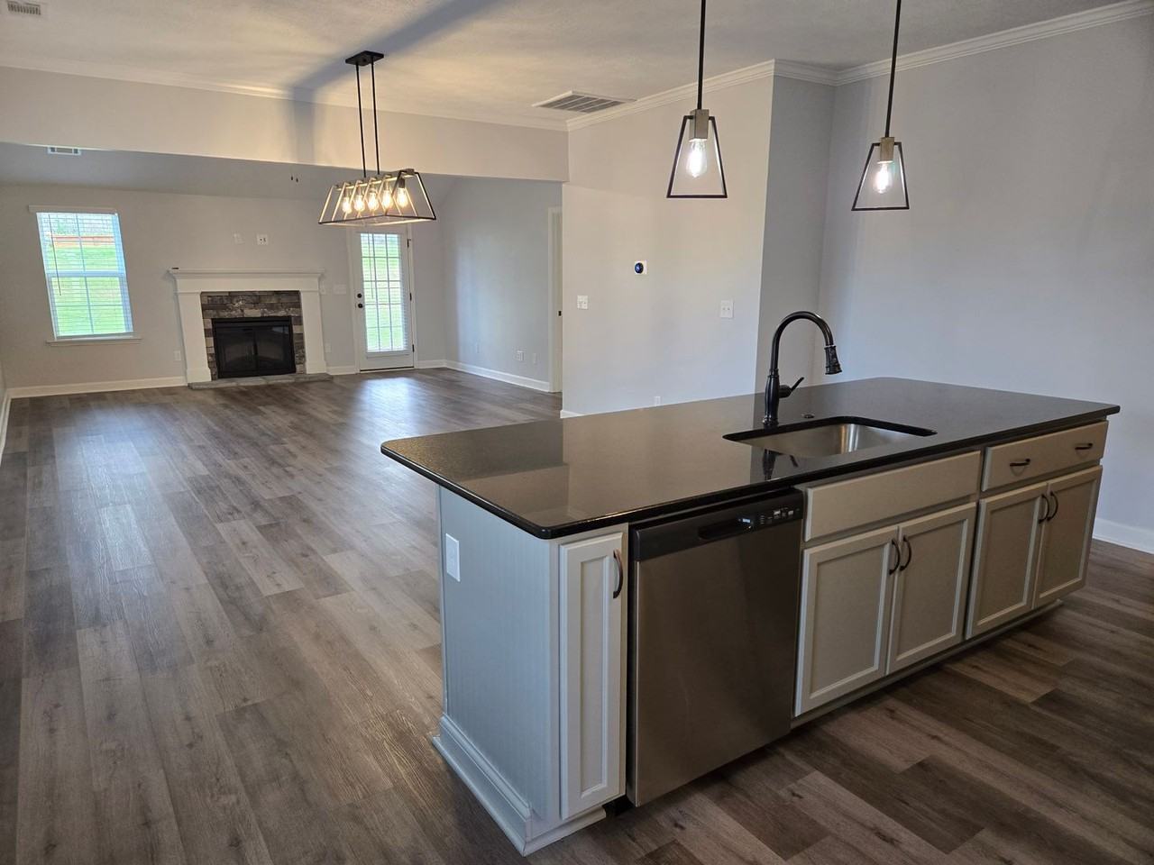 542 Jensen Ln - Photo 7 of 33