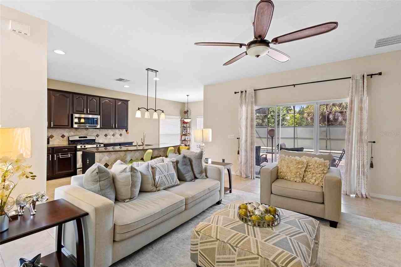 144 Gladesdown Ct - Photo 3 of 19