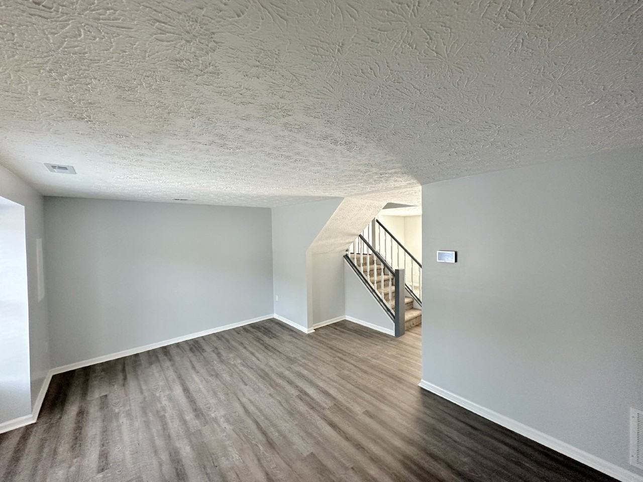 4729 Hawksbury Rd - Photo 2 of 17