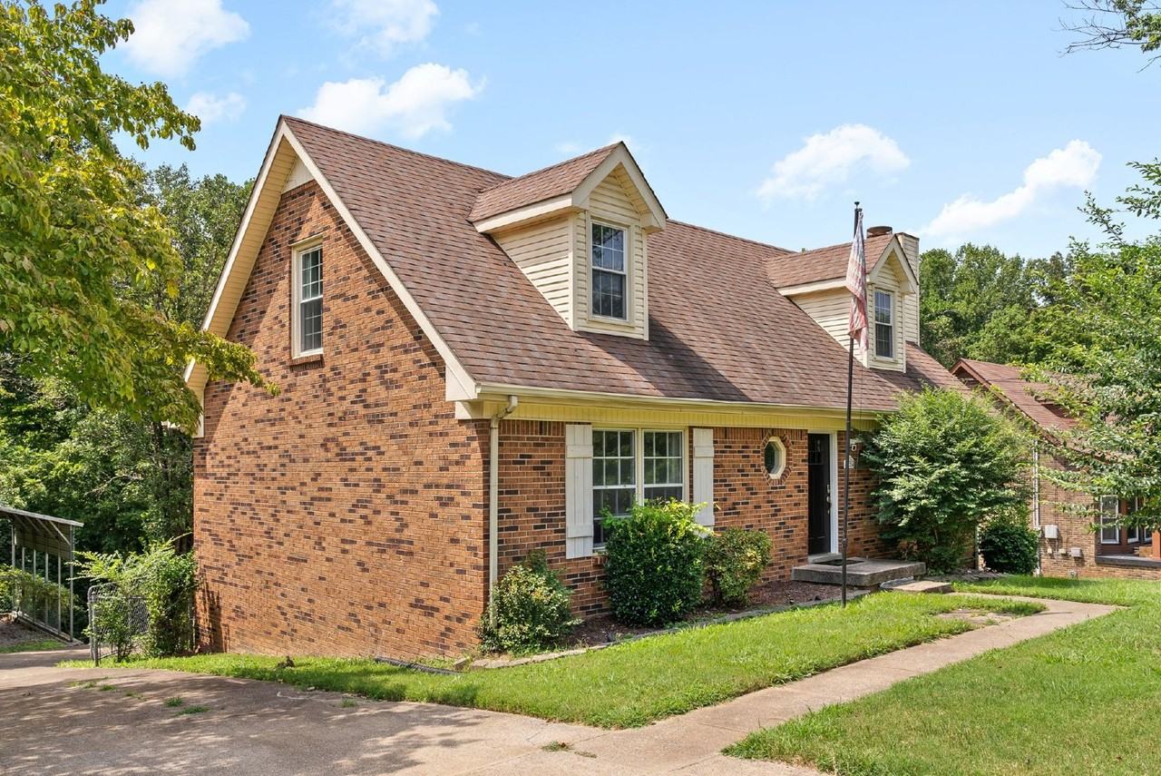 1026 Foxmoor Dr - Photo 3 of 33