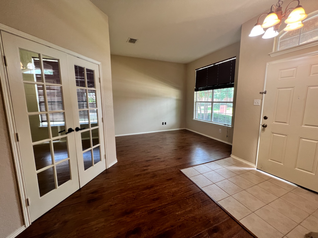 5812 White Pine Dr - Photo 2 of 21