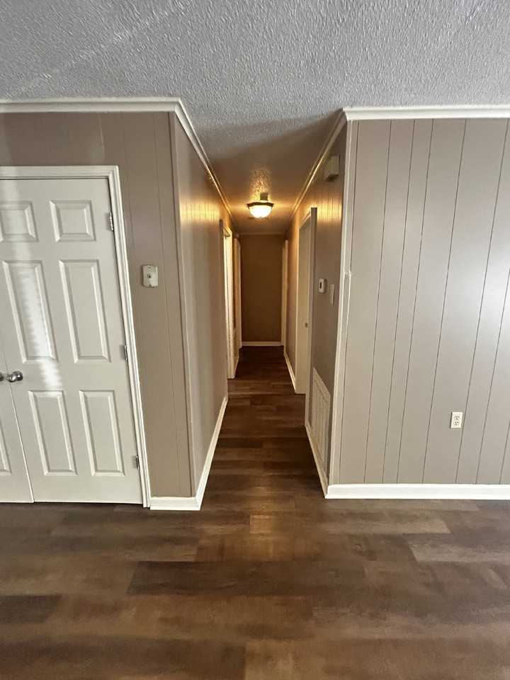451 Mill St - Photo 7 of 17
