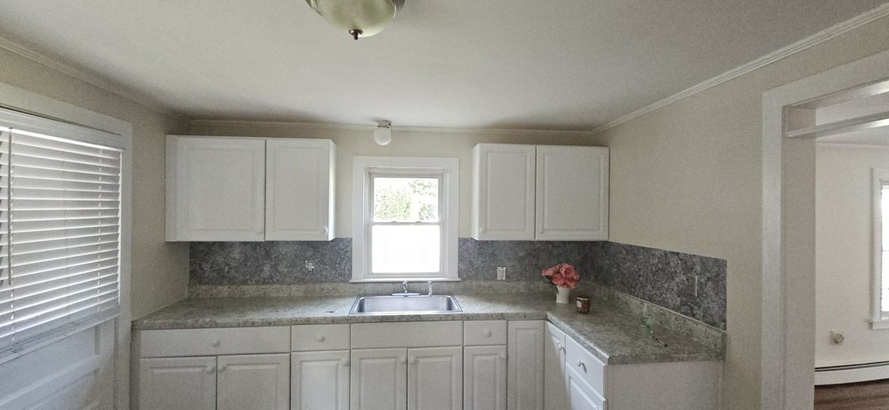 126 Wells St - Photo 2 of 10