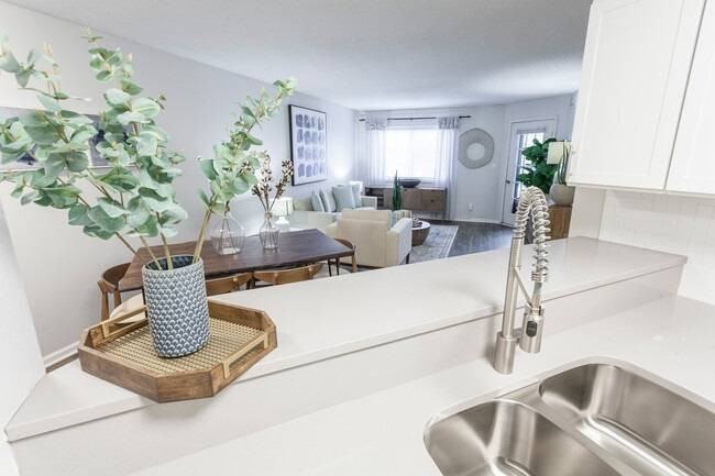 Hwy 7 & Hwy 100 #3561 - Photo 5 of 11