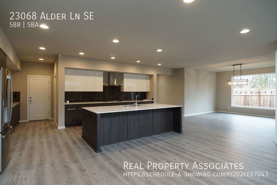 23068 Alder Ln Se - Photo 3 of 38