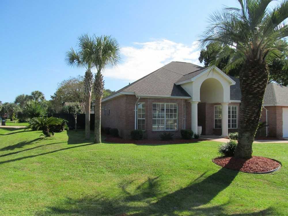 116 Palm Bay Blvd - Photo 2 of 50