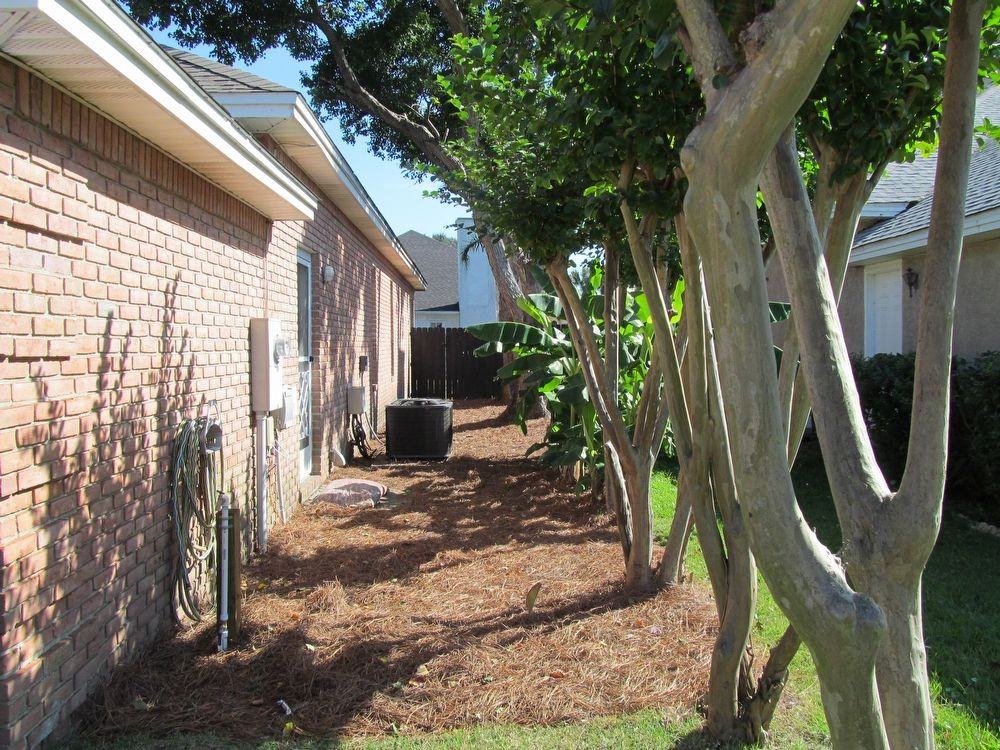 116 Palm Bay Blvd - Photo 3 of 50