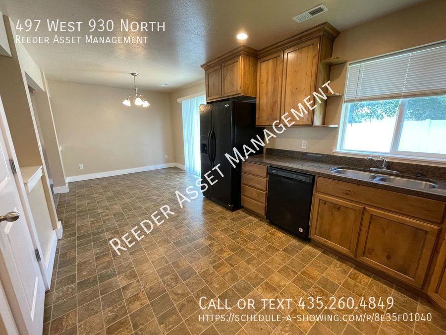 497 W 930 N - Photo 6 of 26