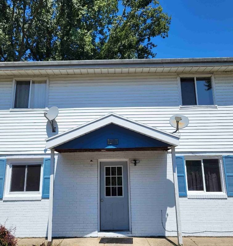 1003 Colonial Dr #1 - Photo 2 of 11