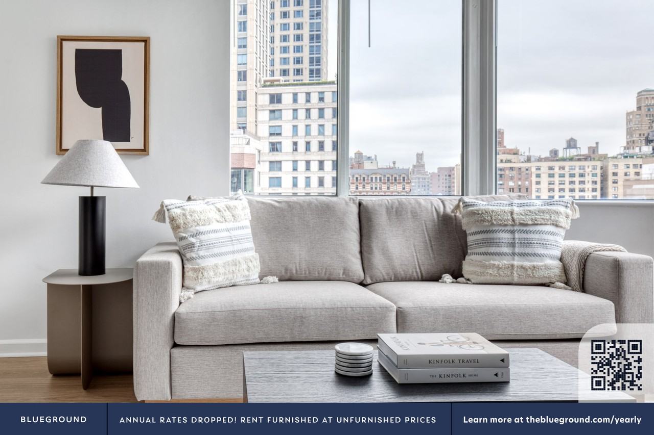 180 Riverside Boulevard - Photo 4 of 33