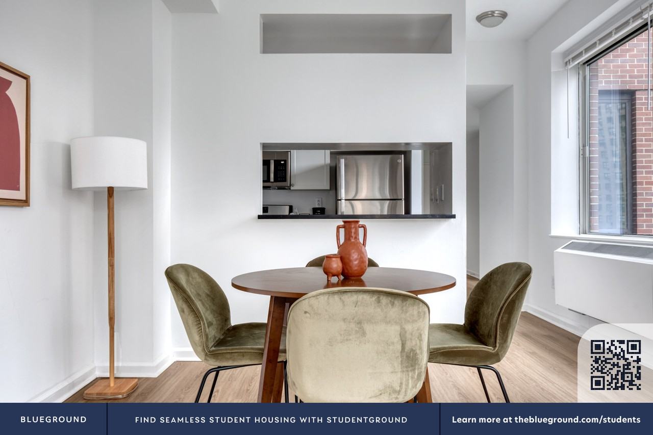 180 Riverside Boulevard - Photo 7 of 33