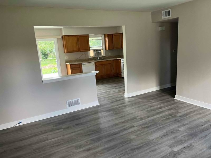 8208 Cameo Dr - Photo 2 of 14