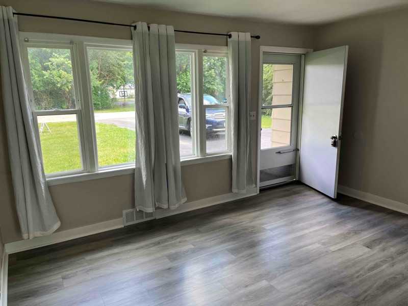 8208 Cameo Dr - Photo 3 of 14