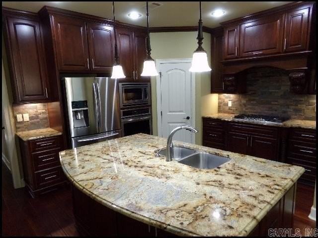 111 Chelle Ln - Photo 6 of 25