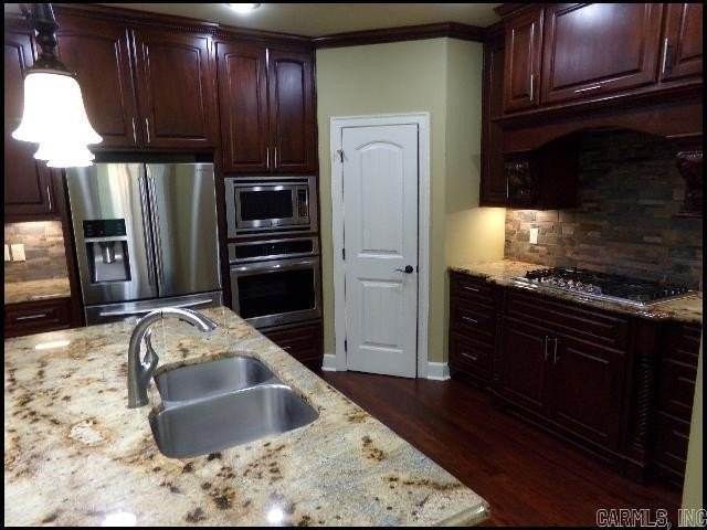 111 Chelle Ln - Photo 7 of 25