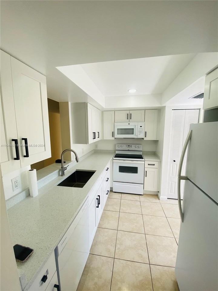 7331 Nw 18th St #204 - Photo 2 of 8