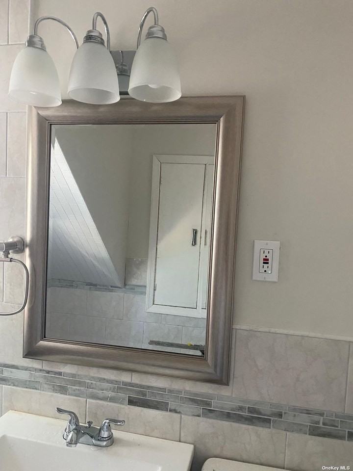 13240 159th St - Photo 3 of 10