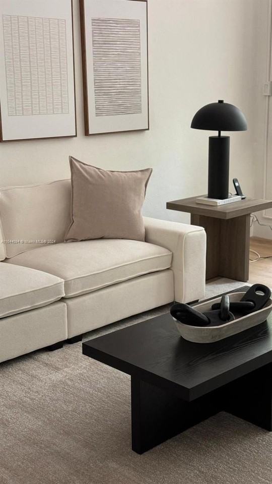 630 Ne 117th St - Photo 4 of 36