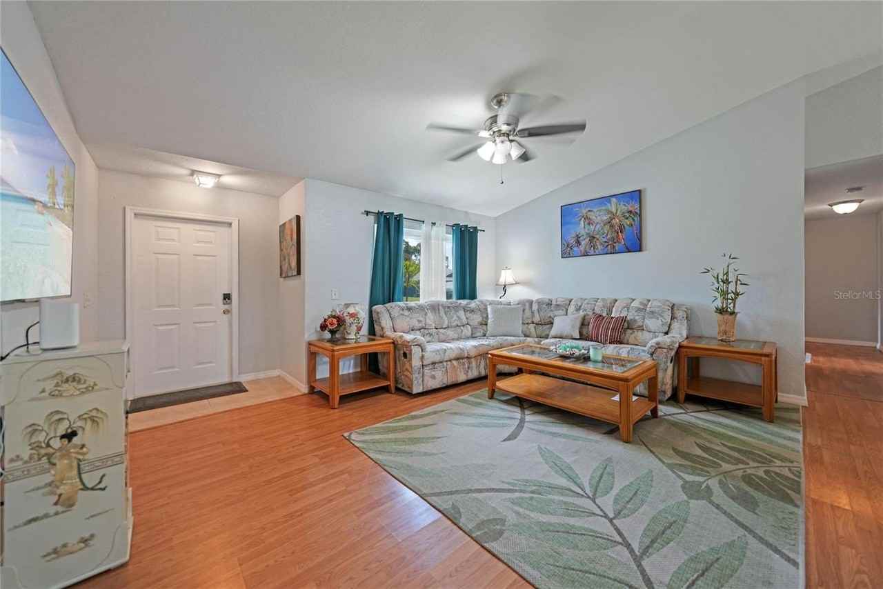 590 Ridgewood St Nw - Photo 4 of 32