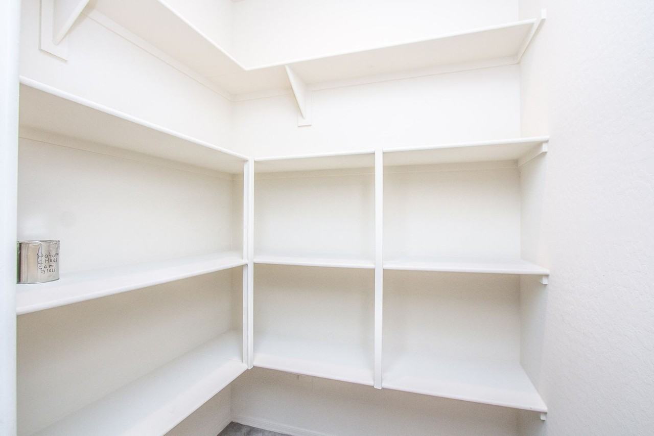 43760 W Cypress Ln - Photo 5 of 33