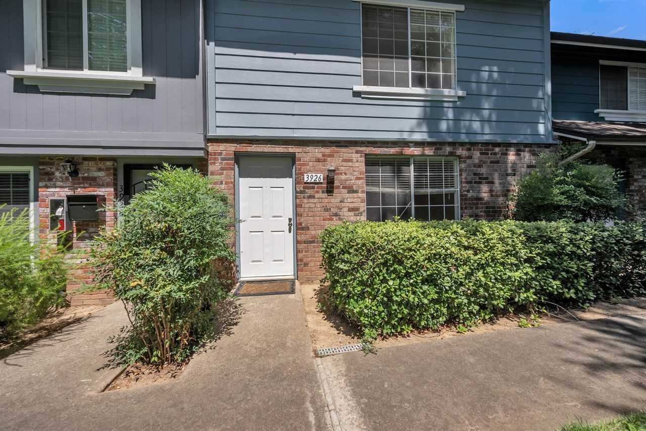 3926 Oak Villa Cir - Photo 2 of 26