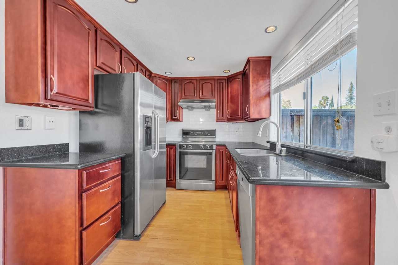 3926 Oak Villa Cir - Photo 7 of 26