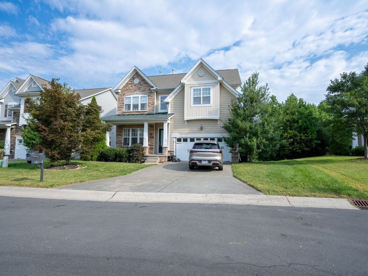 1606 Morehead Hill Ct - Photo 2 of 39