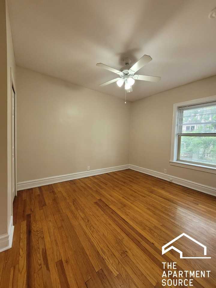 916 Reba Pl #2N - Photo 7 of 7