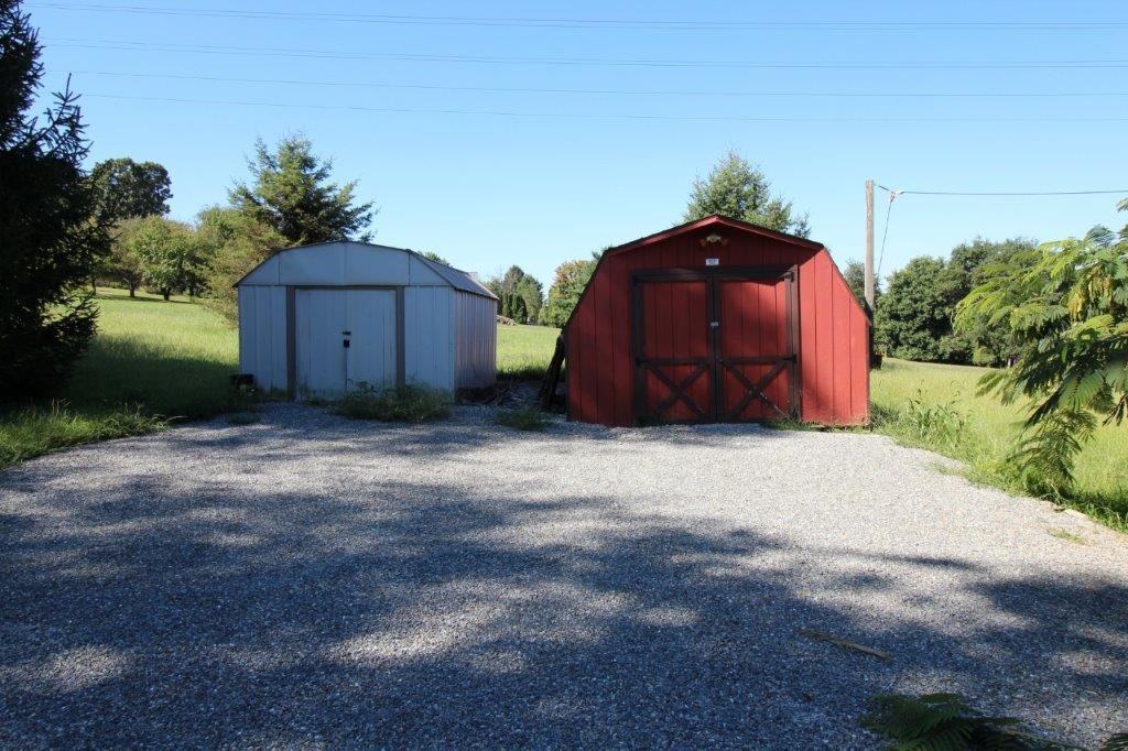 121 House Rock Rd #A - Photo 3 of 9