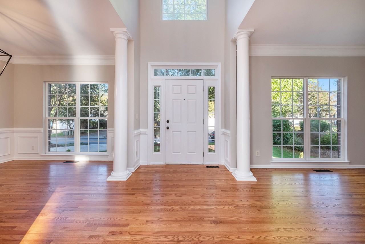 15820 Lavenham Rd - Photo 3 of 26