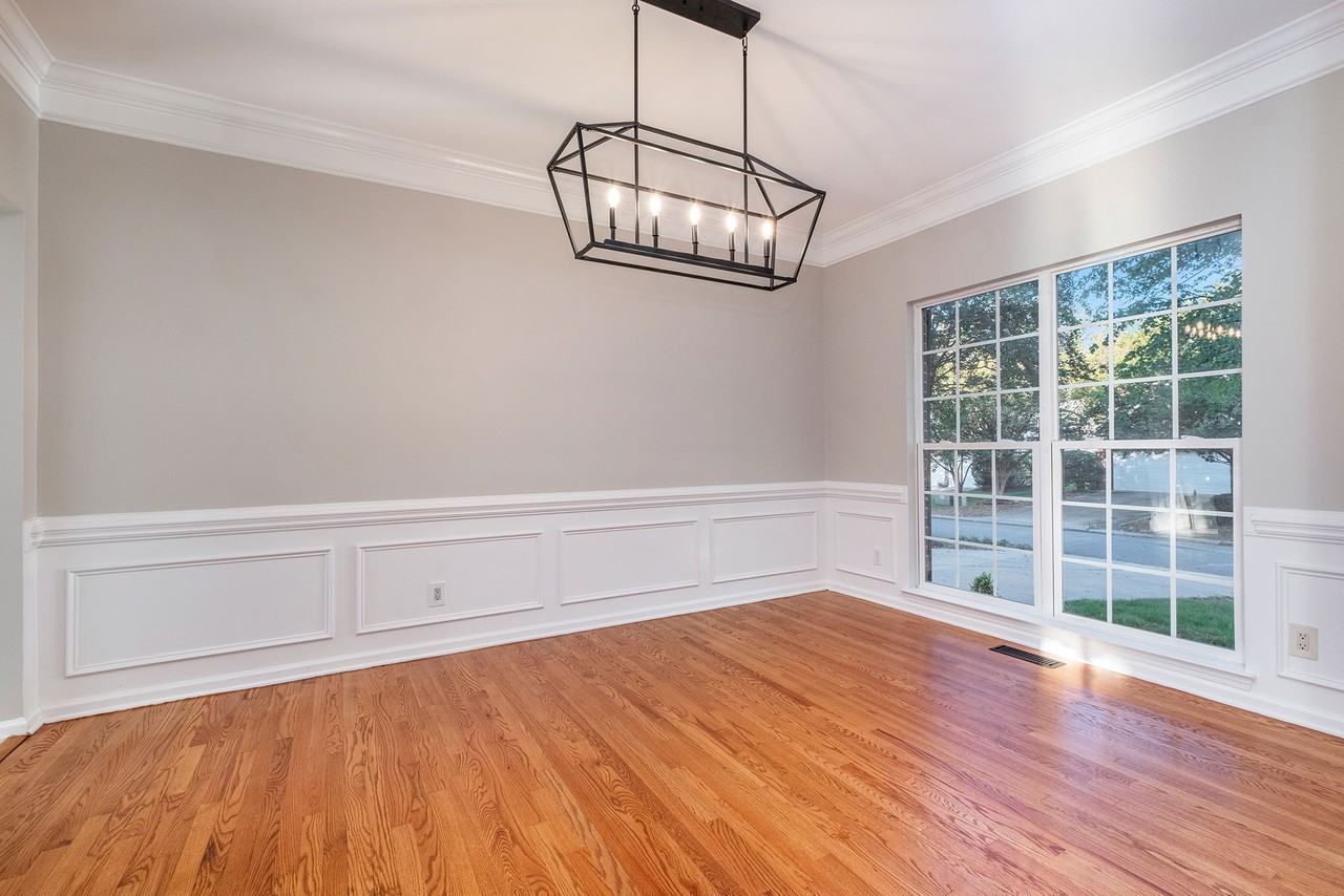 15820 Lavenham Rd - Photo 4 of 26